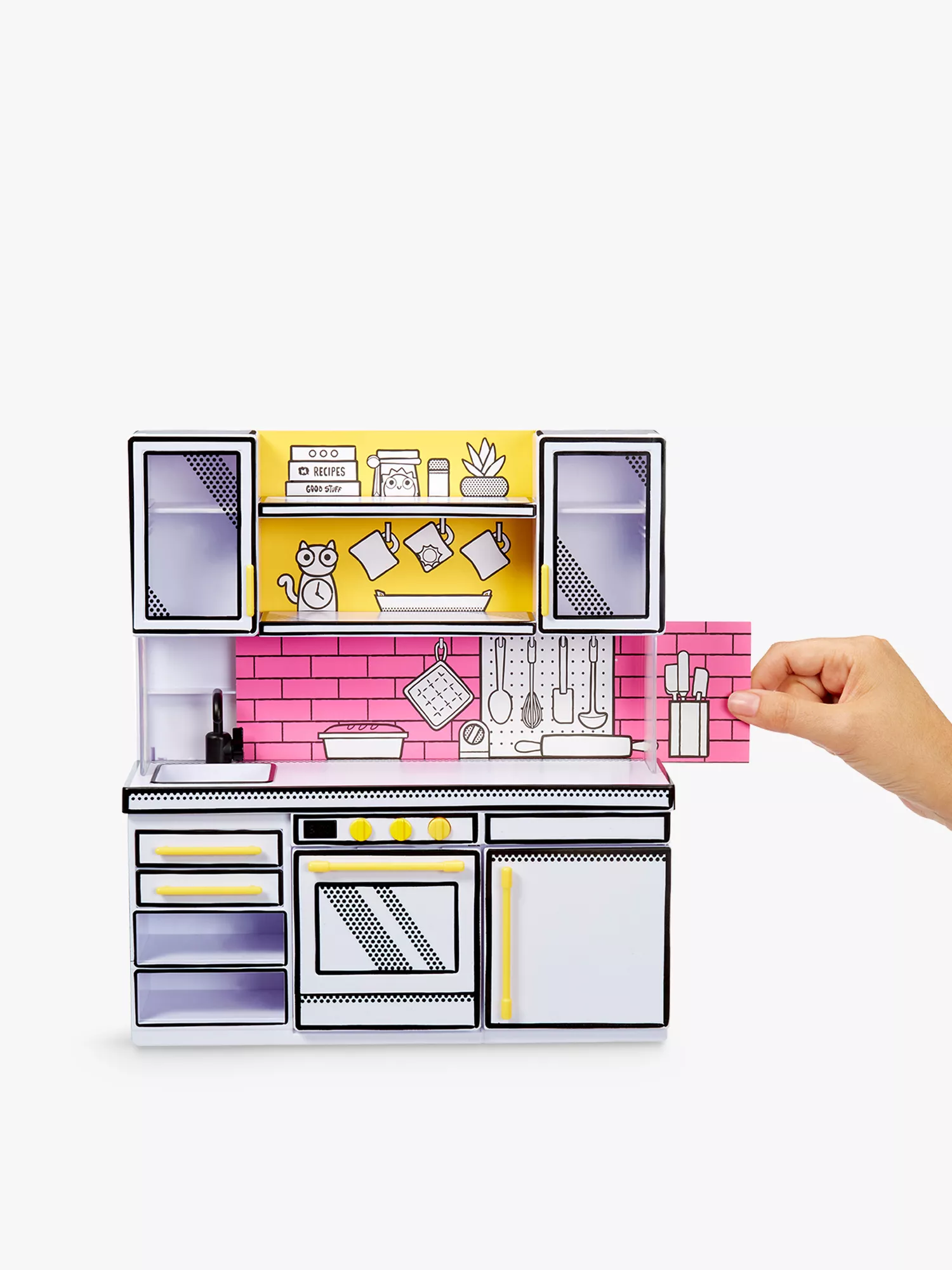 MGA Miniverse Make It Mini Kitchen + ZURU Mini Brands Fill the Fridge Bundle